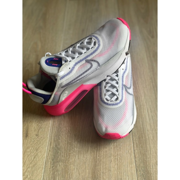 Nike Air Max 2090- CZ3867-101 - Picture 4 of 8